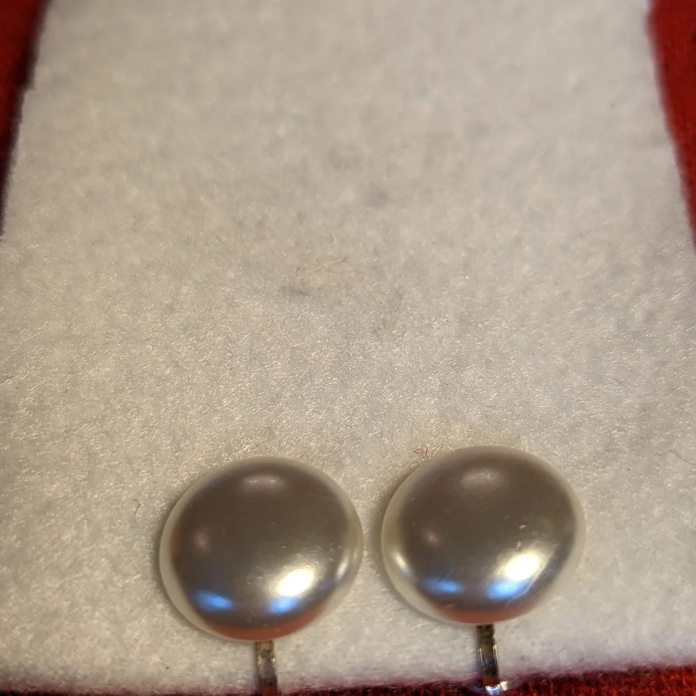 R.I. Pearl Earrings Sterling Co. Vintage Faux Pearl Signed screwback